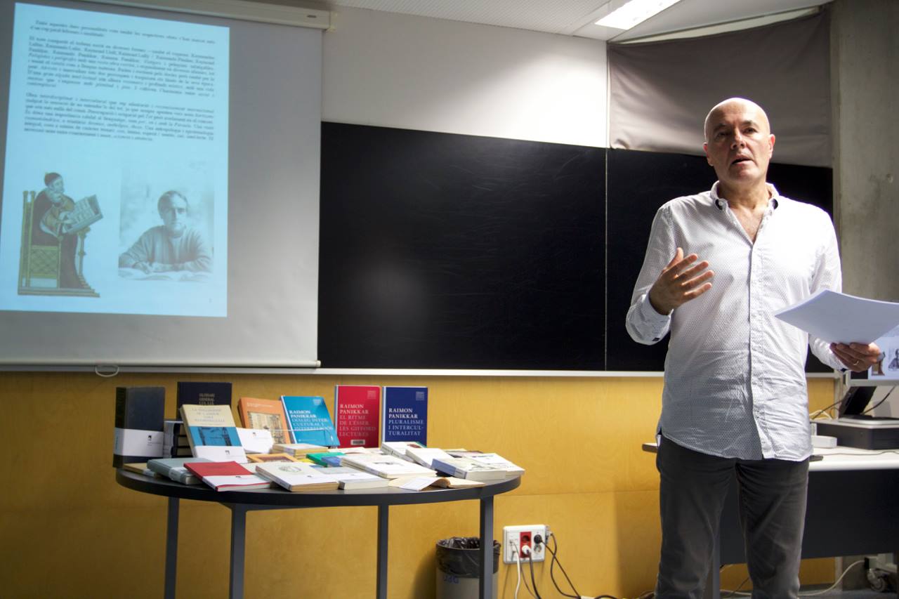 Xavier Serra Narciso ha parlat de "Ramon Llull en l'obra i en el Fons Raimon Panikkar", a Girona - 5