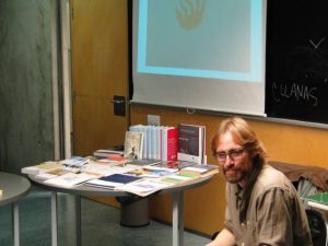 Jordi Esteban parla de "Wolfgang Laib: símbols i ritus contemporanis de l'espiritualitat en l'art", a Girona