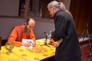 Swami Satyananda Saraswati - El hinduismo - Buenos Aires - septiembre 2015 - foto: Advaitya Vidia - 11